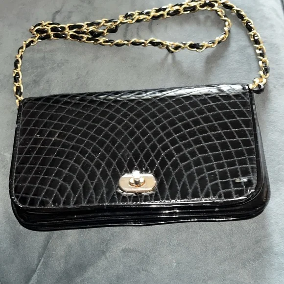 Faux Black Patent Leather Signature Crossbody Purse Bag with chain strap - Picture 4 of 5